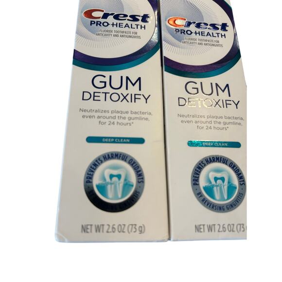 Crest Oral-B 7 Piece Oral Care Bundle Toothpaste and Toothbrush - Picture 3 of 12